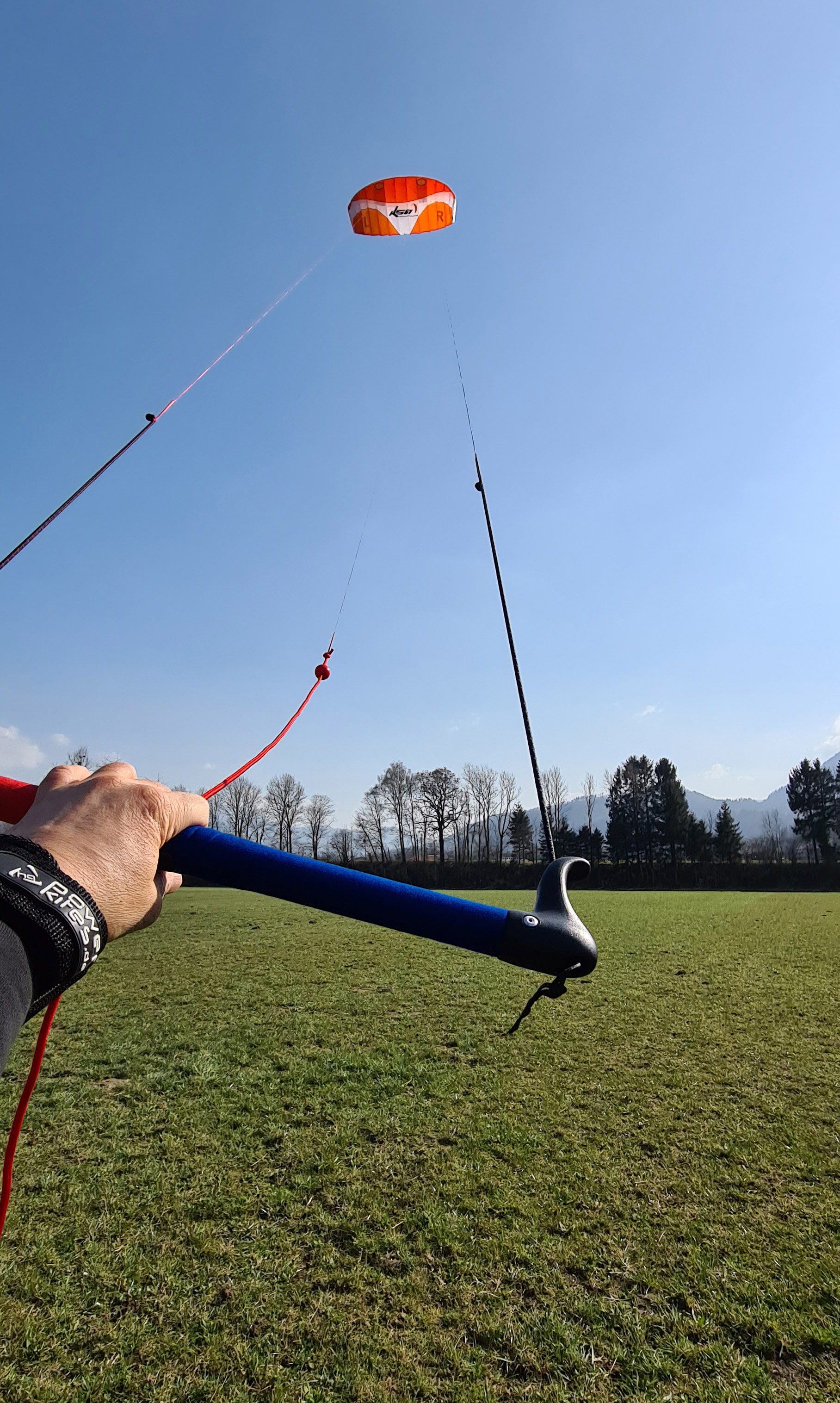 2020-03-28-15-14-23 Softkite HQ Hydra 300 - Trainerkite, Trainingskite, Kite